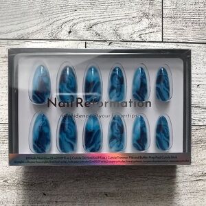 Nail reformation Blue Marble Press-On Nails